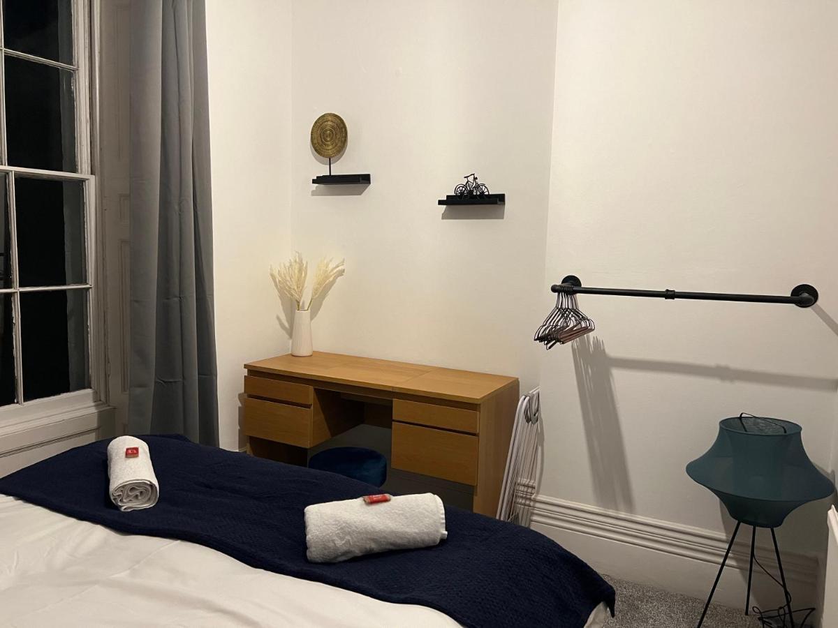 Cosy Meridian Place By Prescott * Bristol